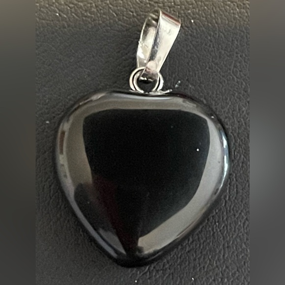 3 heart semi precious stones carnelian , Tigers eye Onyx each has a bail pendant - Picture 3 of 7
